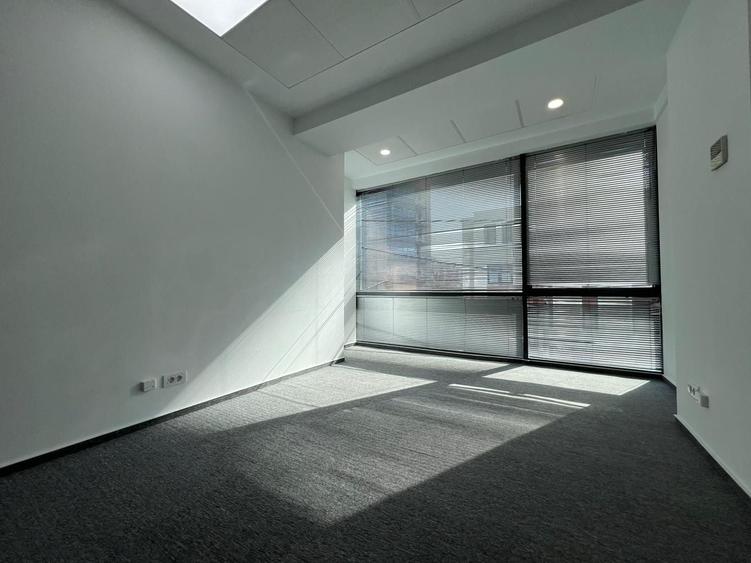 Comision 0 Spațiu birouri 140 mp, luminos, lift și recepție Bd. Dacia - 1