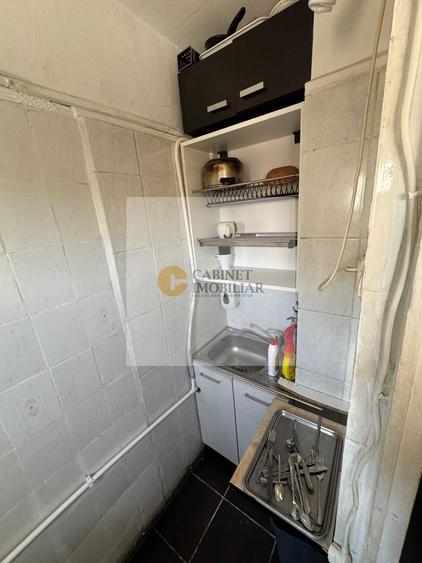 Apartament cu 2 camere decomandat, mobilat în Decebal