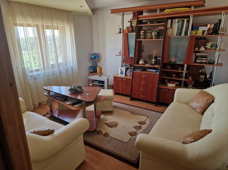 De Vanzare Apartament 3 camere Decomandat -bloc tip vila Obcini - 3