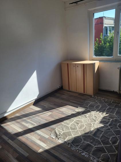 Vand camera transformata in garsoniers - 3