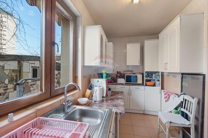 Casă / Vilă cu 6 camere de vânzare - Oraselul Copiilor - 12