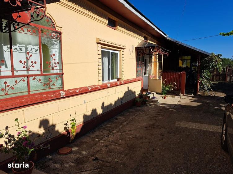 Casa cu garaj ?i teren generos, ideala pentru familie - 4