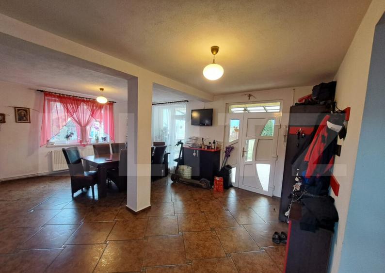 Casa 330 m2 teren 1210 m2 ideala pentru locuin? - 3