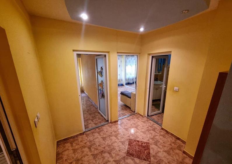 Soveja eden-apartament 4 camere decomandat etaj 1 - 5