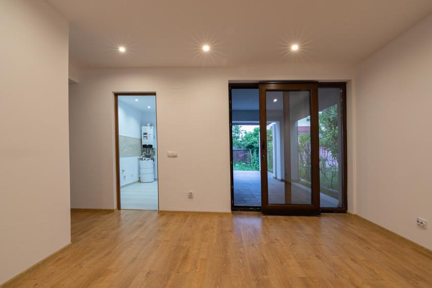 Duplex cu 3 camere cu Canalizare în Tunari