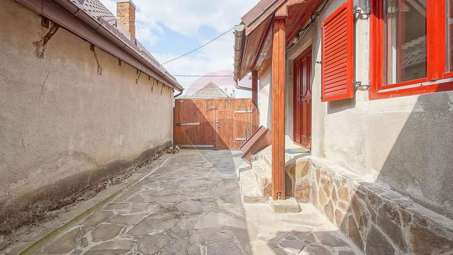 Casă autentică cu teren de 1310 mp, liniște și acces rapid către oraș - 6