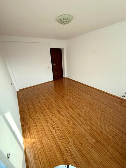 Apartament de Vanzare - 4
