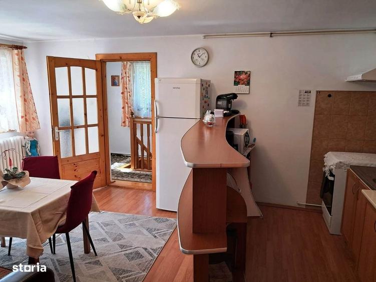 Apartament cu 3 camere în Cristian