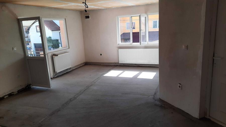 Casa de vanzare Reghin - Parter + Etaj langa Politie - 3