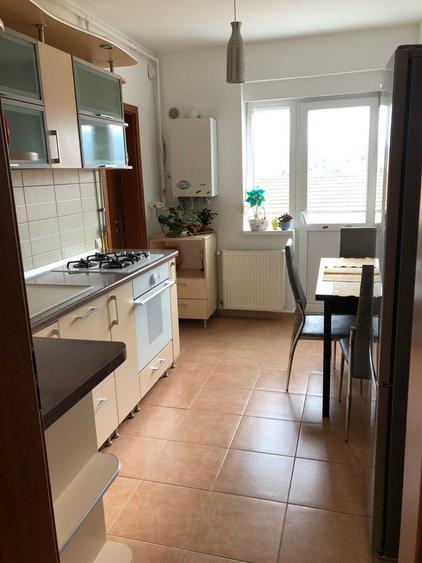 Inchiriez pe termen lung apartament cu 3 camere in centru. - 7