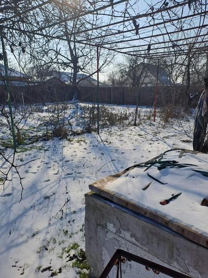 Dascalu, casa veche 4 camere, acoperis nou, teren 1300 mp, deschidere 39 m - 8