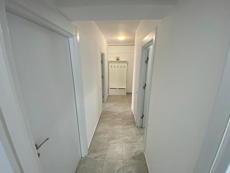 DE INCHIRIAT! Apartament 2 camere decomandat 60 mp , Sector 4 - 24
