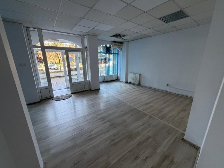 Spațiu comercial central de închiriat - 4