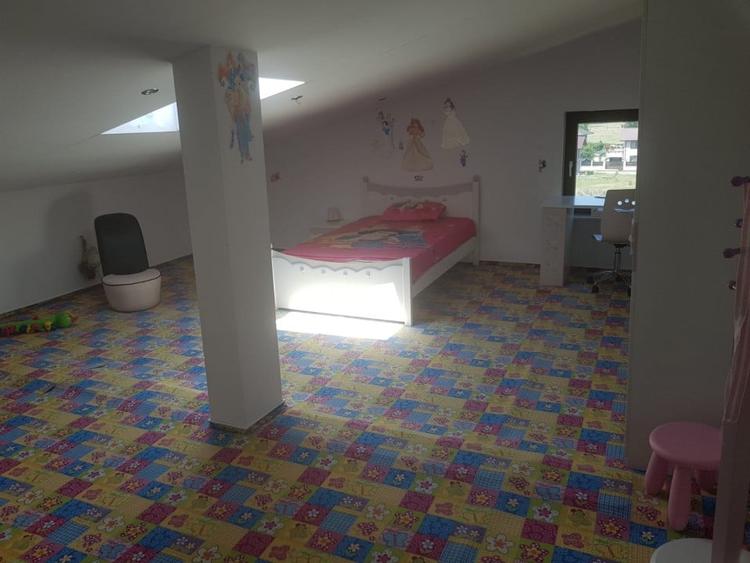 OCAZIE, VAND VILA  DE LUX 860 MP UTILI SI 1230 MP TEREN LANGA LACUL CERNICA - 40
