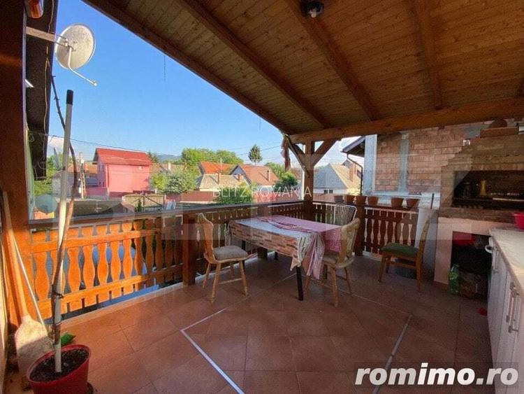 De vanzare casa cu doua intrari separate, 1000mp teren (toate utilitatiile)