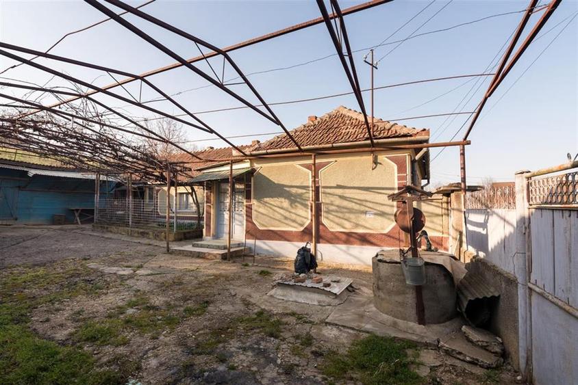 RECO Casa in Sarbi la 27km de Oradea cu dublu front stradal - 8