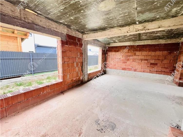 Casa cu 4 camere 2 bai si teren de 230 mp Selimbar - 2