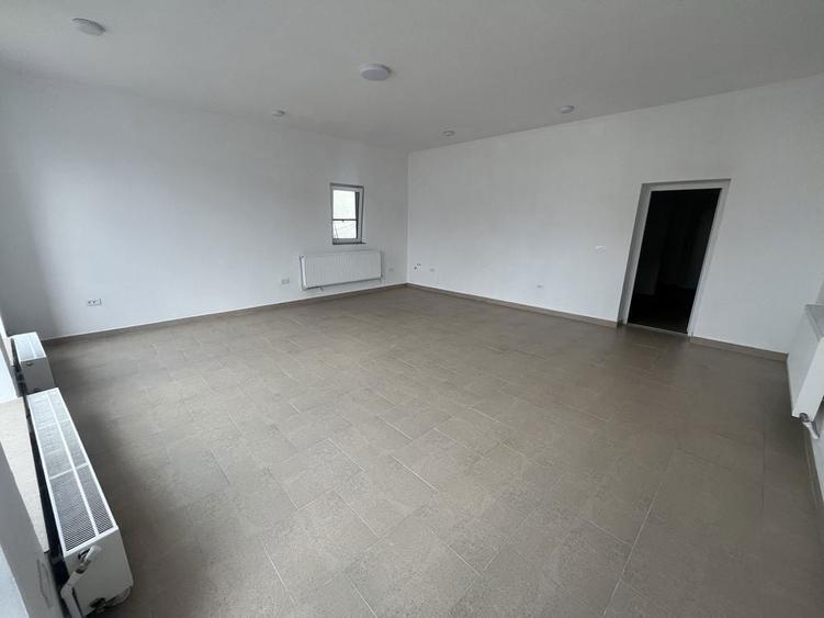 Inchiriez spatiu 60 mp - 3