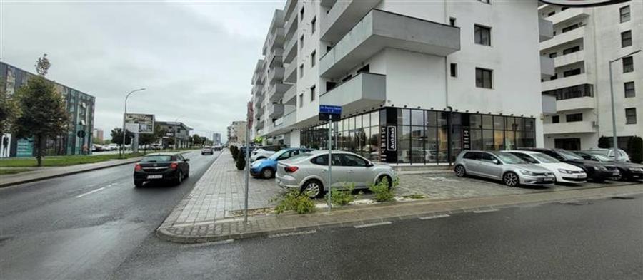 spatiu comercial cu vitrina Doamna Stanca mall Selimbar - 1