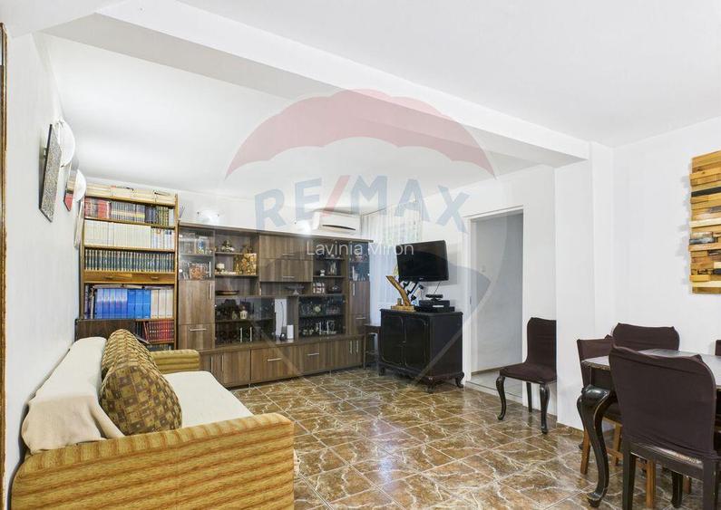 Vila cu 6 camere de vanzare in zona Vitan Mall Vila cu 6 camere de vanzare in zona Vitan Mall
