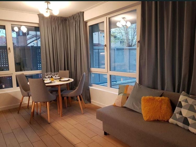 Apartament 3 camere LUX zona Eroii Revolutiei CURTE s LOC PARCARE - 2