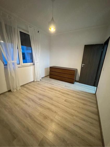 Proprietar, inchiriez apartament 3 camere - 1