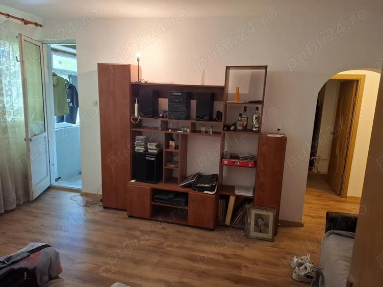 Proprietar, 3 camere in Vila (nr 31), Pajura, sect 1, str Presei, renovat,et 2 - 12