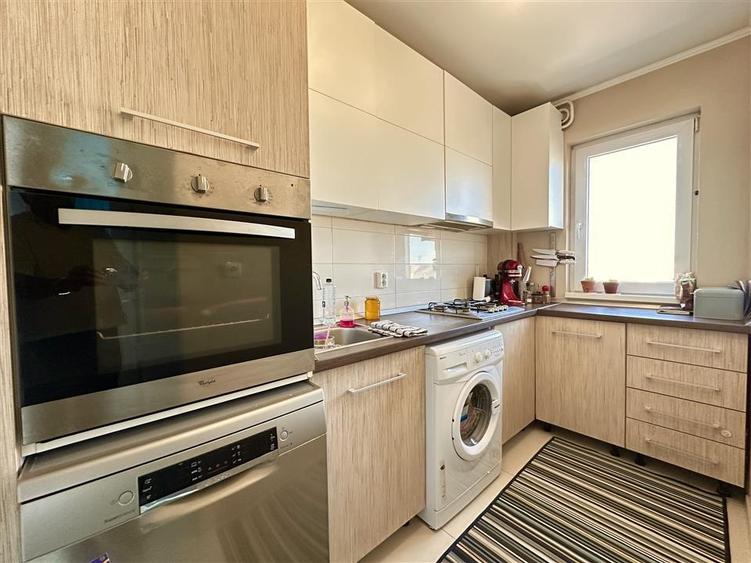 Apartament 4 camere. Arad, zona  UTA, Calea Aurel Vlaicu. - 8