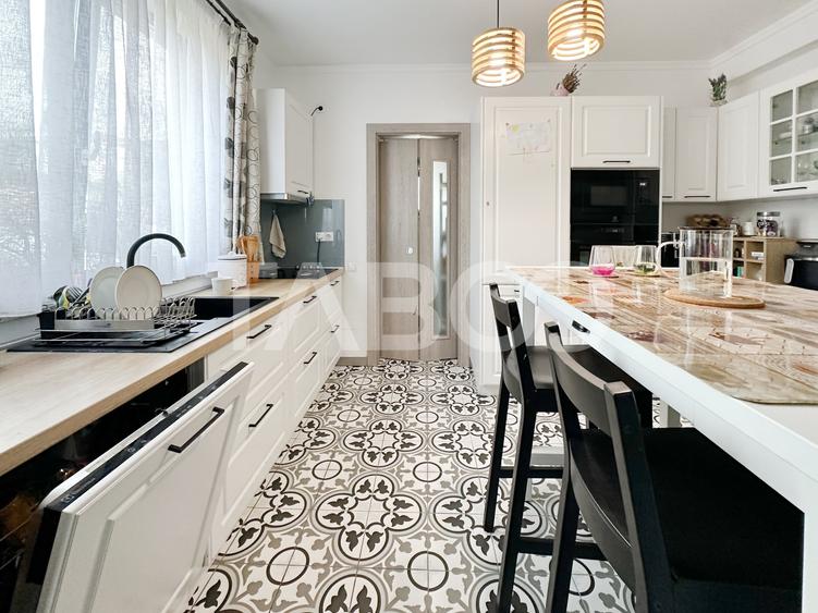 Duplex cu 4 camere cu Canalizare în Dâmbul Rotund