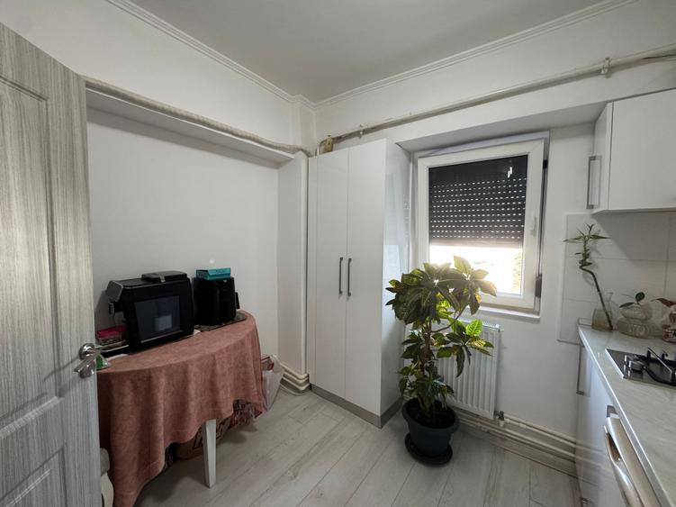 Apartament cu 2 camere decomandat în