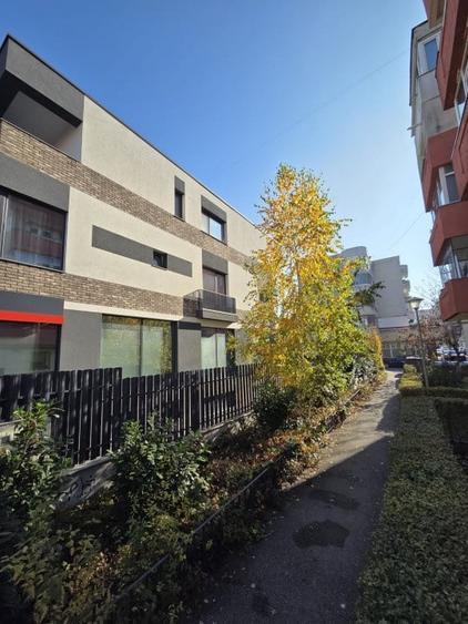 Spatiu Comercial de Inchiriat, 80 mp utili, 2 parcari, Imobil Nou - 2