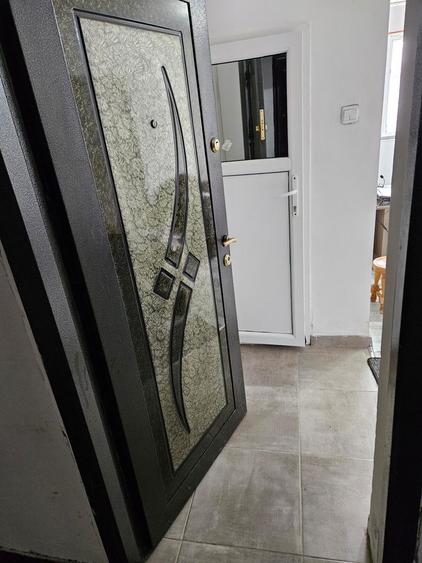 Vand Apartament Confort 3 - 6