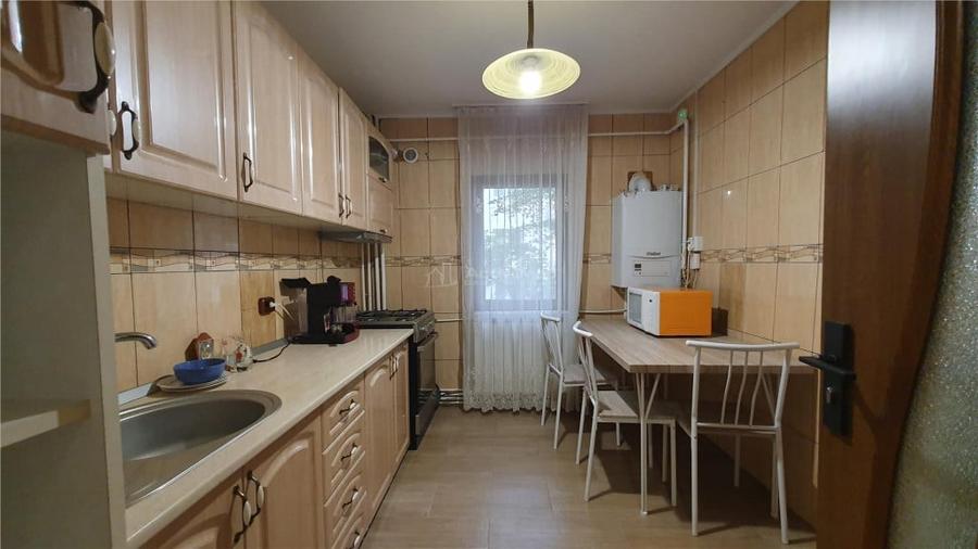 - apartament 2 camere - etaj 1 - Burdujeni - Orizont - 4