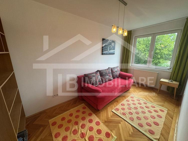 Apartament cu 3 camere decomandat, mobilat în Aleea Carpați