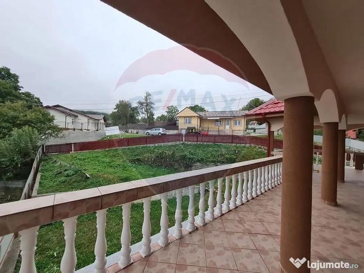 Casa cu 6 camere de vanzare in zona de munte - 8