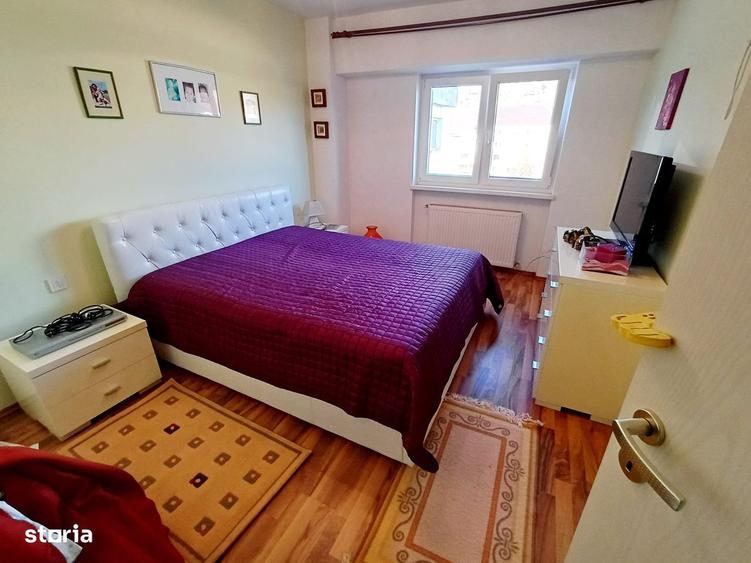 Apartament cu 3 camere decomandat în Central