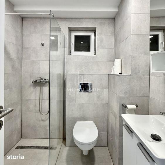 Apartament cu 4 camere decomandat în Central