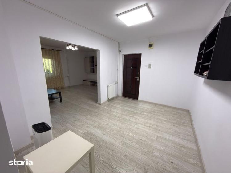 Apartament cu 3 camere semidecomandat în Mărășești