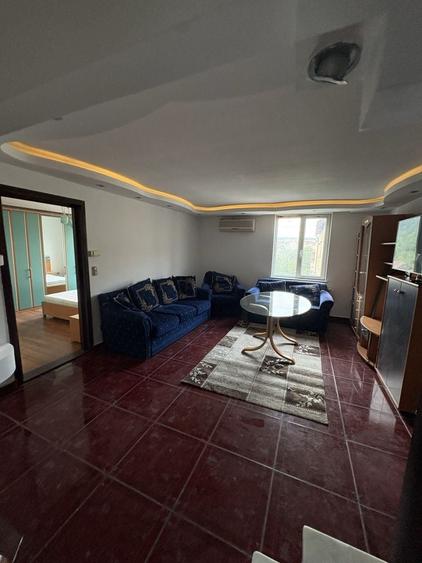 Apartament cu 3 camere decomandat în Exterior Vest