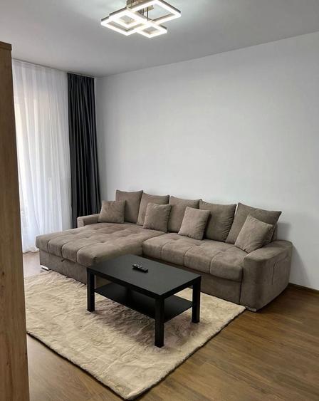 Apartament cu 2 camere decomandat în Titan