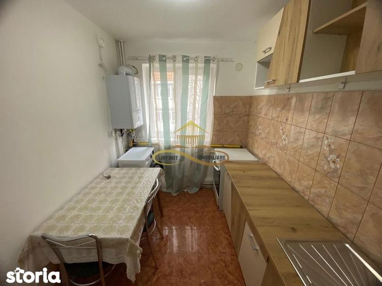 Apartament cu 2 camere decomandat în Ghimeș