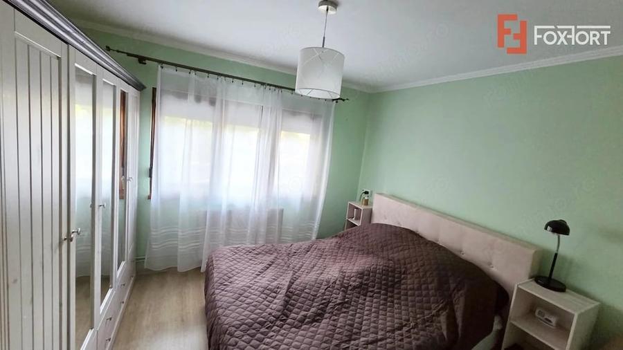 Apartament cu 3 camere decomandat în Torontalului