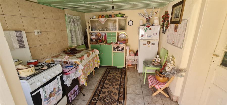 Casă individuală cu 8 camere cu Canalizare în Micălaca