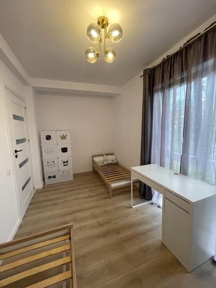 Casă cu 4 camere în Florești