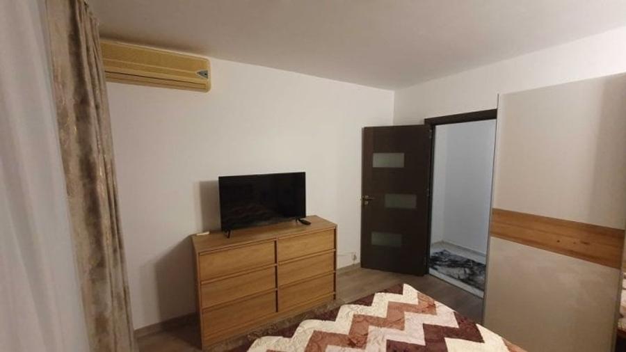 Apartament cu 2 camere decomandat, mobilat în Titan