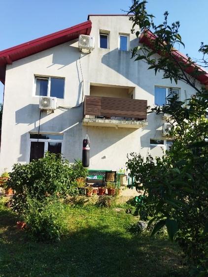 Casă individuală cu 5 camere cu Canalizare în Pasărea