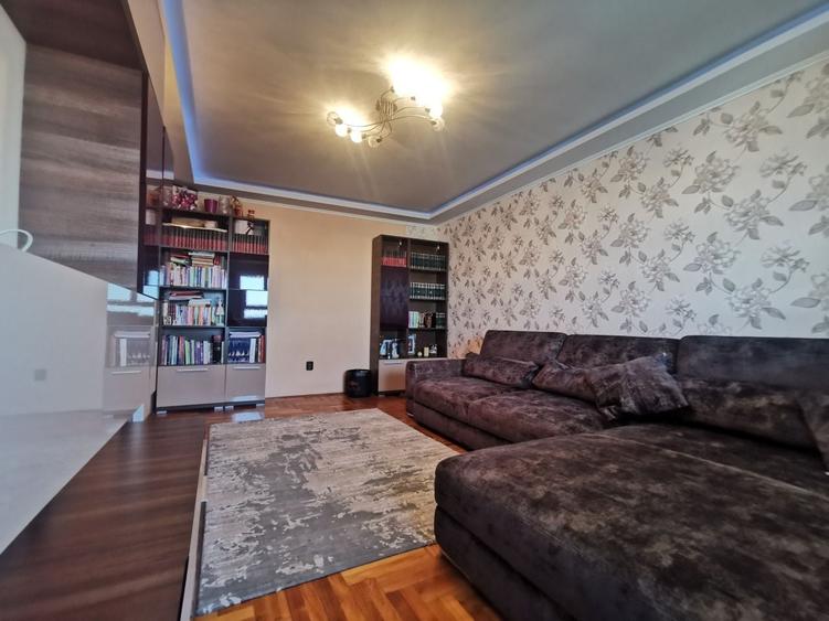 Apartament cu 3 camere decomandat în Tomis Nord