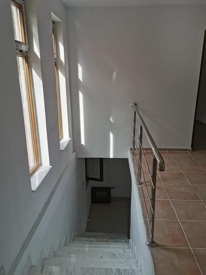Casă individuală cu 4 camere cu Canalizare în Vest