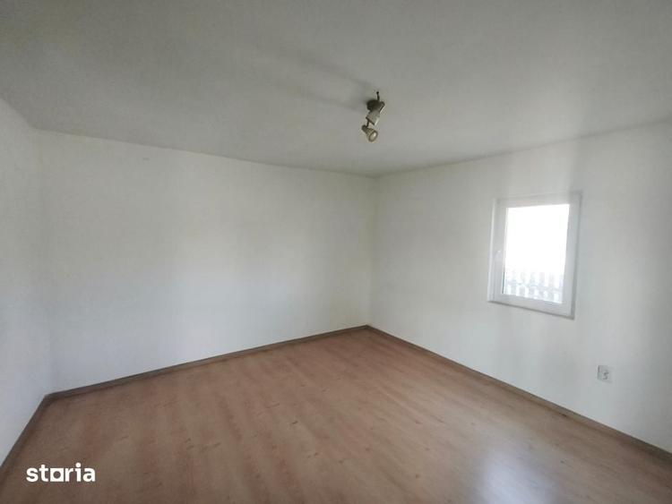 Casă cu 3 camere cu Teren 900 Mp în Dărmănești