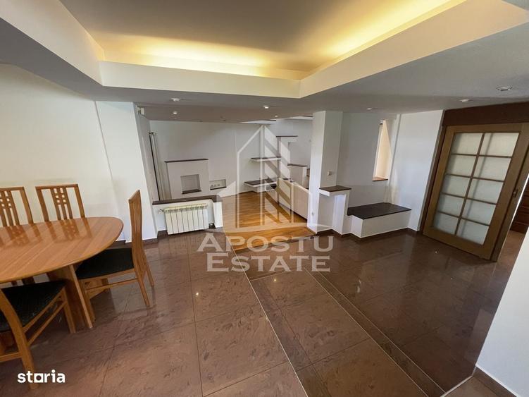 Casă cu 4 camere în Lipovei
